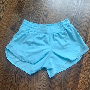 Lululemon Hotty hot low rise short 4’’